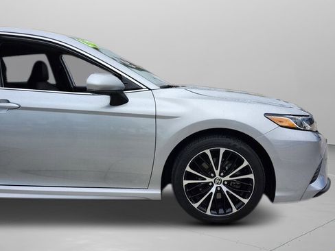 Used 2020 Toyota Camry SE image 33
