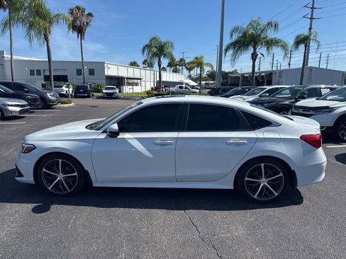 Used 2023 Honda Civic Touring image 4