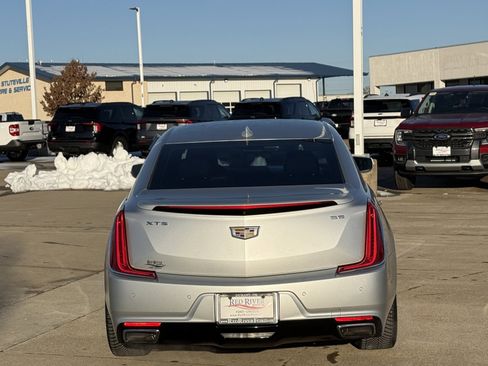 Used 2019 Cadillac XTS Luxury image 7