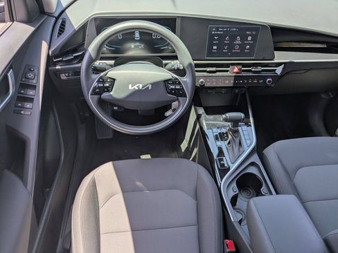 Used 2025 Kia Niro LX FWD image 25