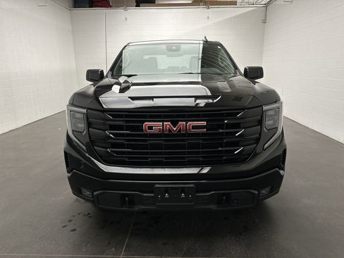 Used 2022 GMC Sierra 1500 Elevation w/ X31 Off-Road Package AWD/4WD image 3