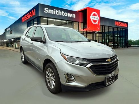 Used 2018 Chevrolet Equinox LS image 1