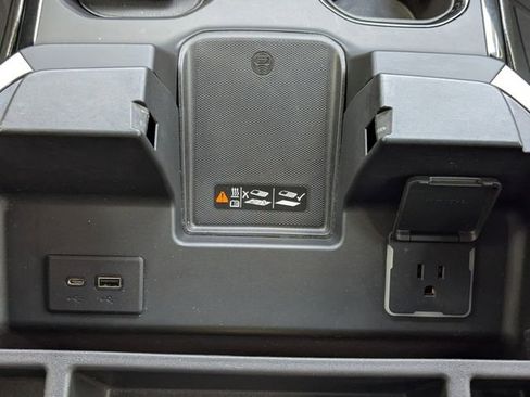 Used 2022 Chevrolet Silverado 1500 ZR2 w/ Technology Package image 35