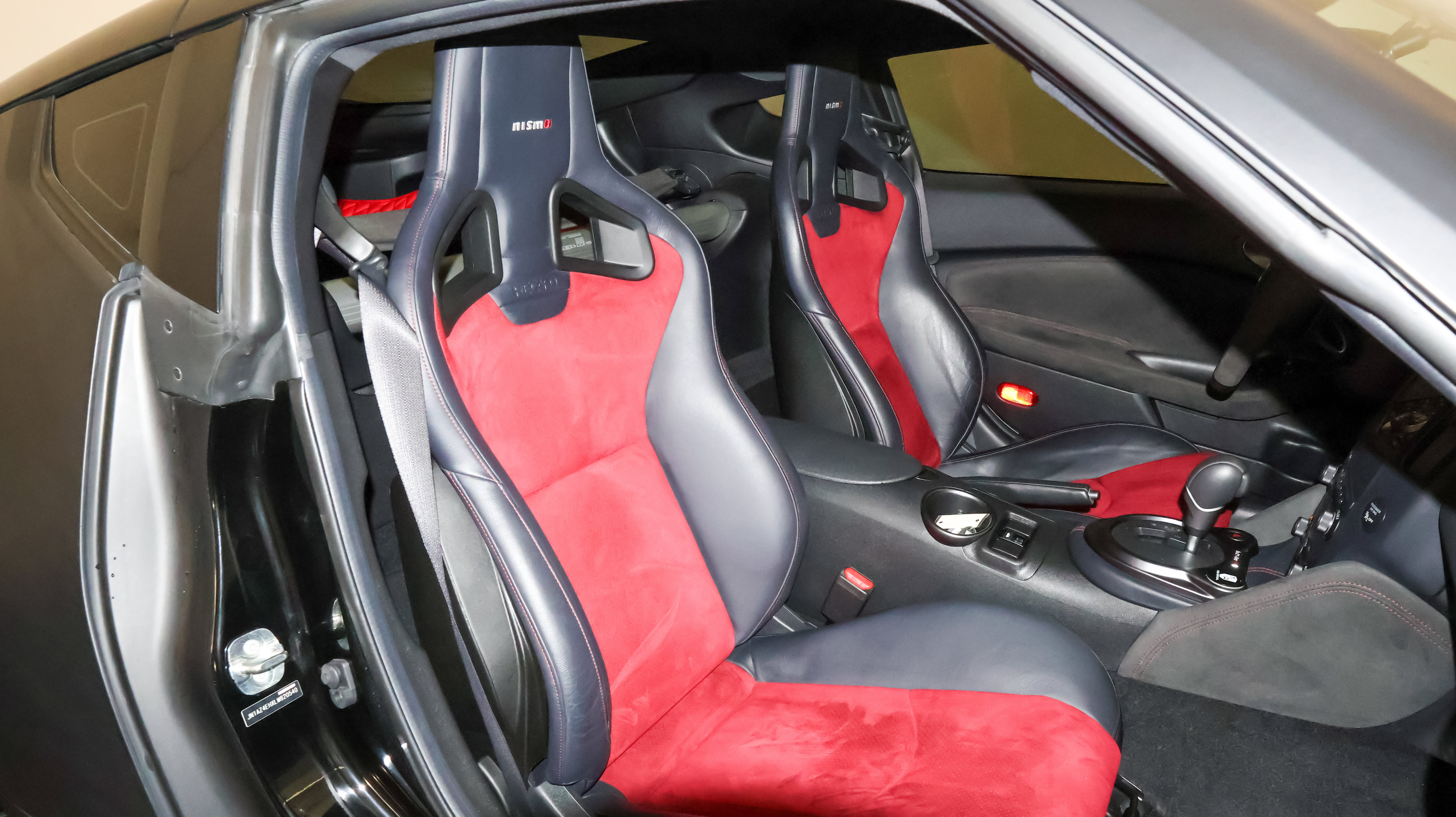 Used 2020 Nissan 370Z NISMO RWD image 41