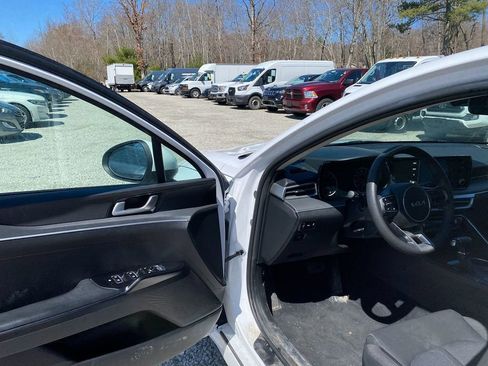 Used 2023 Kia K5 LXS image 10