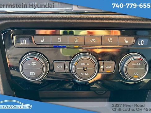 Used 2024 Volkswagen Taos SEL AWD/4WD image 17