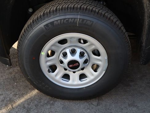 New 2026 GMC Sierra 2500 Pro w/ Convenience Package image 16