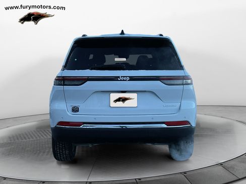 New 2025 Jeep Grand Cherokee Laredo X w/ Luxury Tech Group I image 4