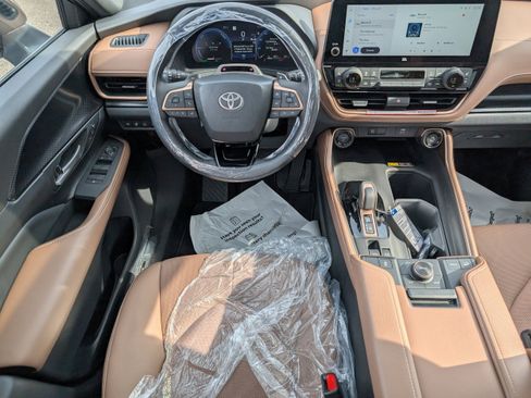 New 2026 Toyota Grand Highlander AWD Hybrid image 25