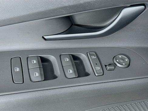 Used 2023 Hyundai Elantra SEL w/ Convenience Package FWD image 18