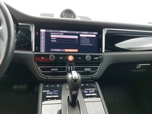 Certified 2023 Porsche Macan Turbo image 22