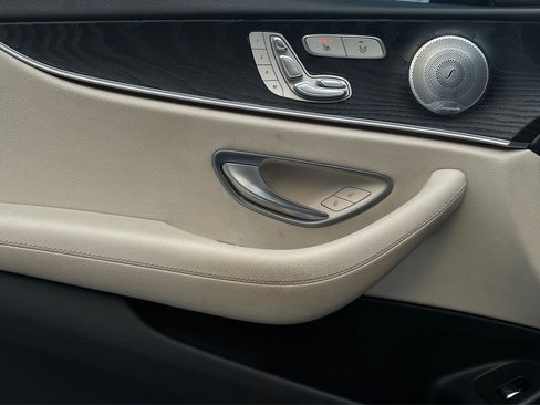 Used 2018 Mercedes-Benz E 300 image 44