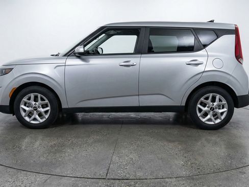 Used 2025 Kia Soul LX w/ LX Technology Package FWD image 5