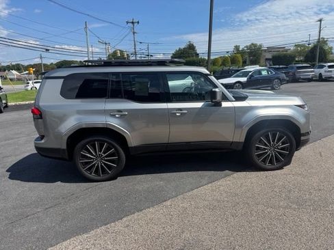 Used 2024 Lexus GX 550 AWD/4WD image 15