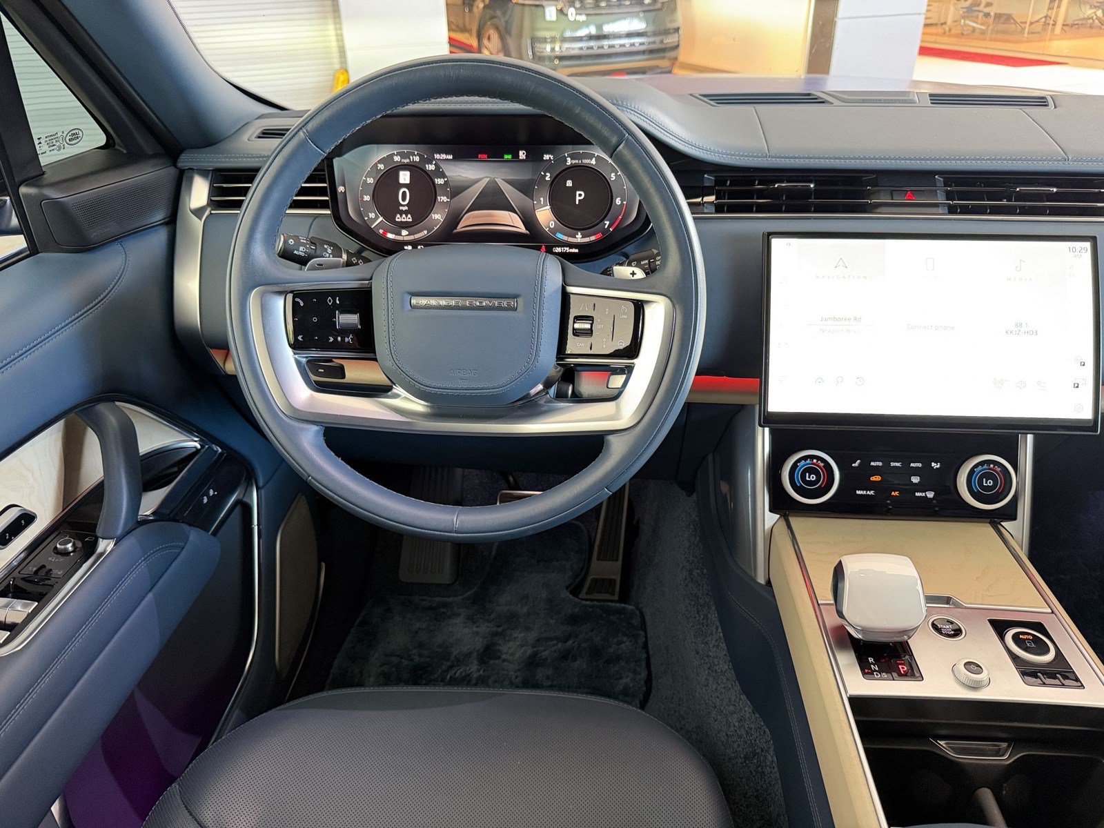 Used 2023 Land Rover Range Rover SV AWD/4WD image 29