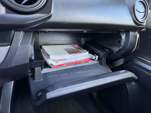 Certified 2022 Toyota Tacoma SR image 32