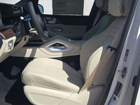 New 2026 Mercedes-Benz GLS 580 4MATIC image 4