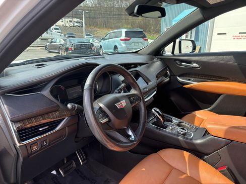Used 2022 Cadillac XT4 Sport image 14