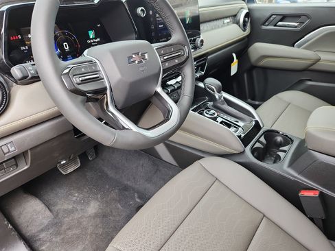 Used 2026 Chevrolet Colorado ZR2 w/ Technology Package AWD/4WD image 10