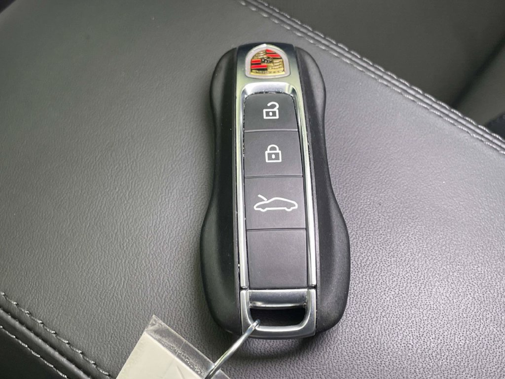 Used 2026 Porsche 911 Carrera RWD image 41