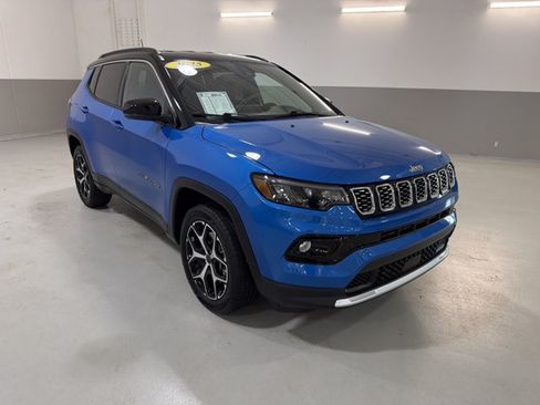 Used 2025 Jeep Compass Limited AWD/4WD image 4