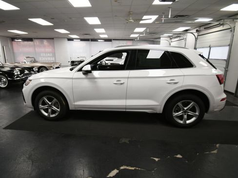 Used 2023 Audi Q5 2.0T Premium w/ Convenience Package AWD/4WD image 4