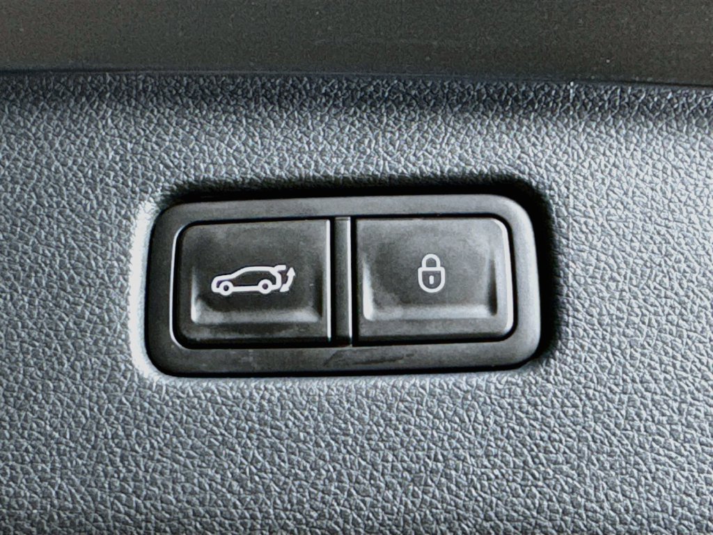 Used 2023 Genesis GV70 2.5T w/ Advanced Package AWD/4WD image 34