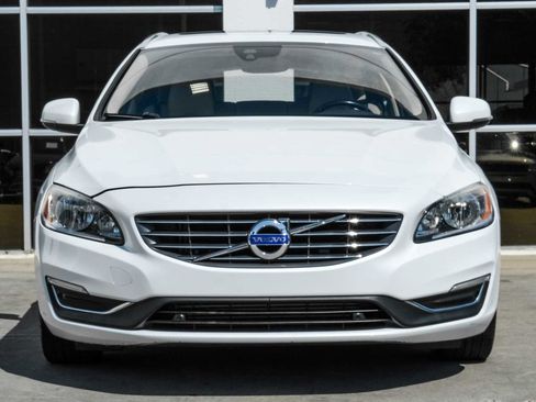 Used 2017 Volvo V60 T5 Premier w/ Convenience Package image 6