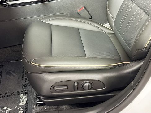 New 2026 Buick Envista Sport Touring FWD image 17