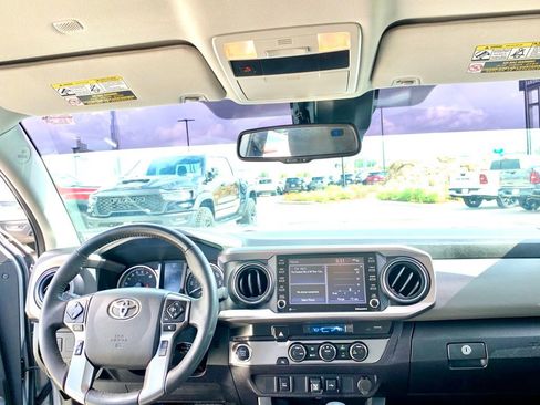 Used 2023 Toyota Tacoma SR5 RWD image 15