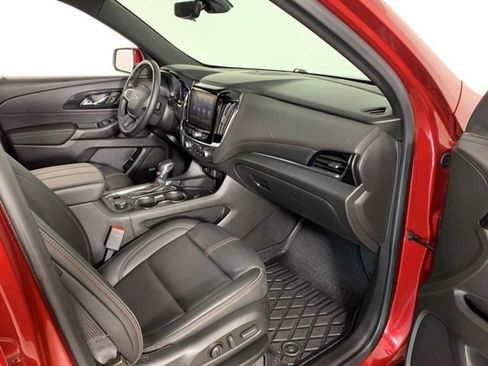 Used 2023 Chevrolet Traverse RS image 23