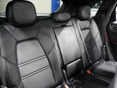 Used 2023 Porsche Cayenne GTS w/ Premium Package Plus AWD/4WD image 31