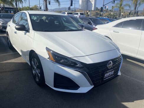 Used 2024 Nissan Altima 2.5 S FWD image 7