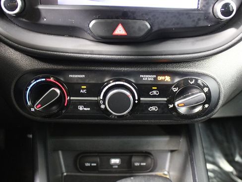 Used 2023 Kia Soul LX w/ LX Technology Package FWD image 15