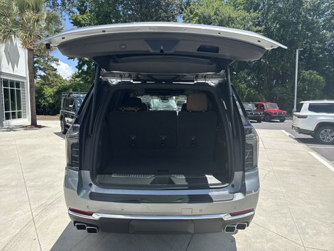 Used 2025 Chevrolet Tahoe High Country w/ Sun And Tow Package AWD/4WD image 32