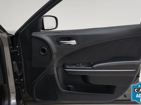 Used 2022 Dodge Charger SXT RWD image 18