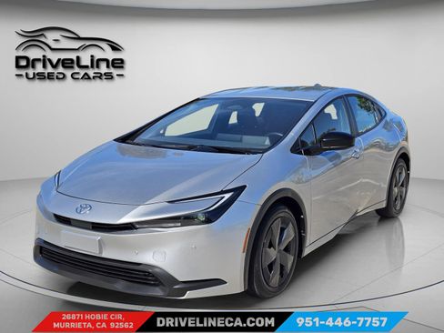 Used 2025 Toyota Prius LE image 5