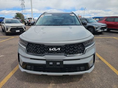 Used 2023 Kia Sorento SX image 9