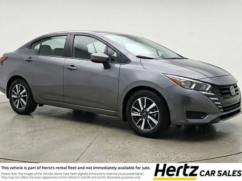 Used 2025 Nissan Versa SV image 1
