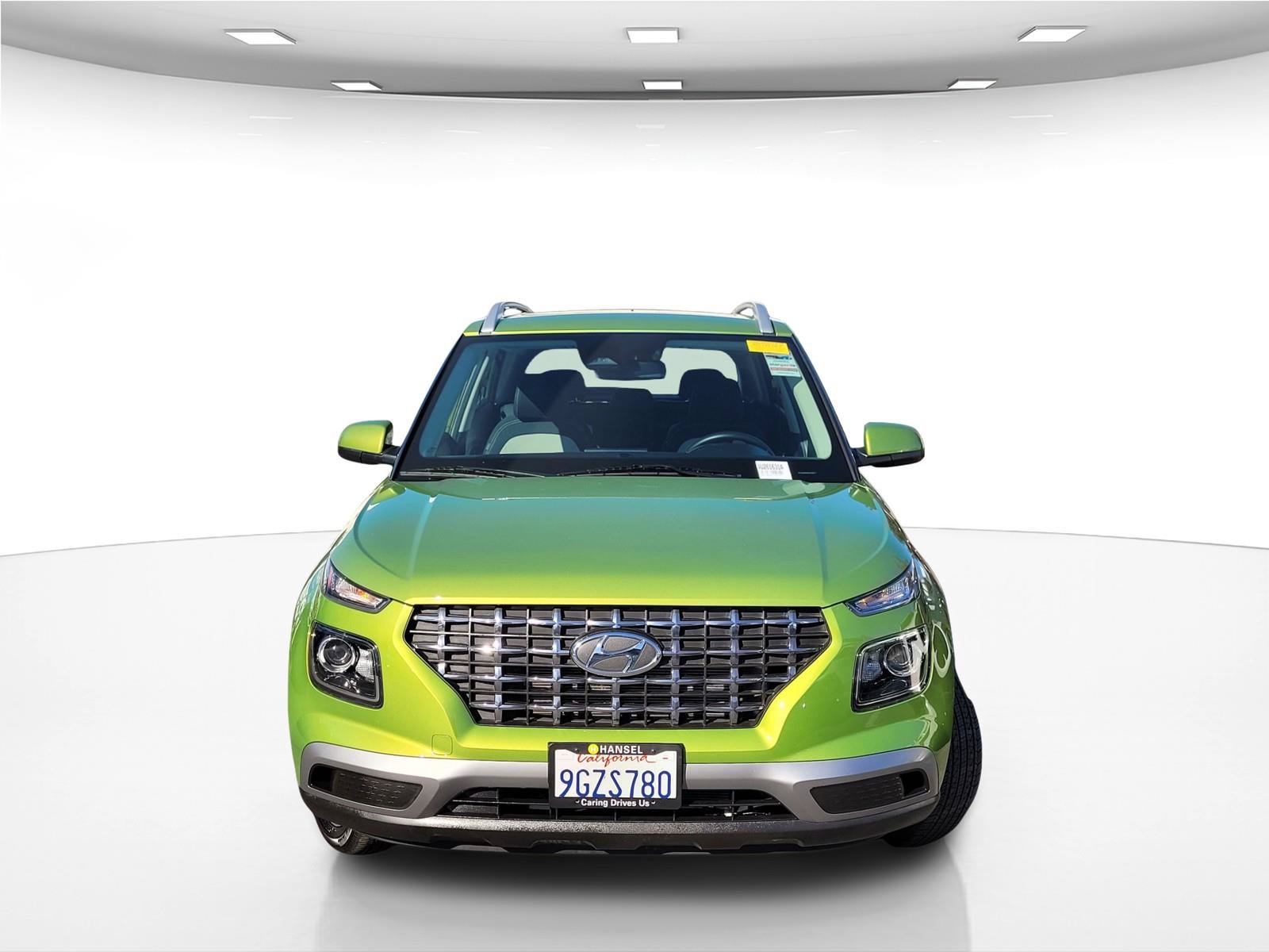 Used 2023 Hyundai Venue SEL FWD image 4