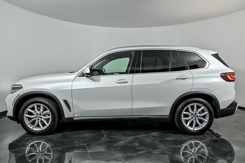 Used 2021 BMW X5 xDrive40i w/ Convenience Package AWD/4WD image 6