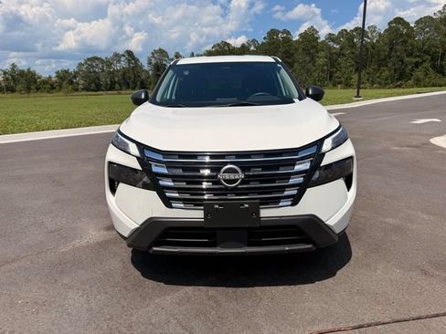 Used 2024 Nissan Rogue S AWD/4WD image 14