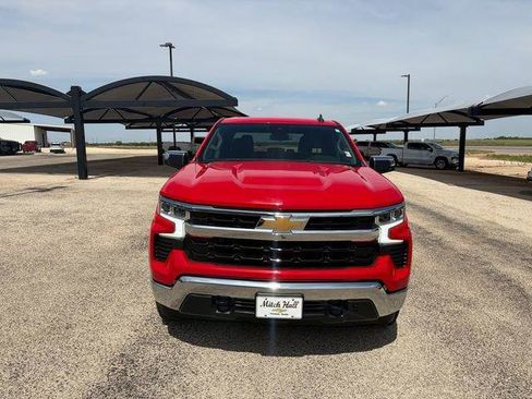 Used 2025 Chevrolet Silverado 1500 LT image 2