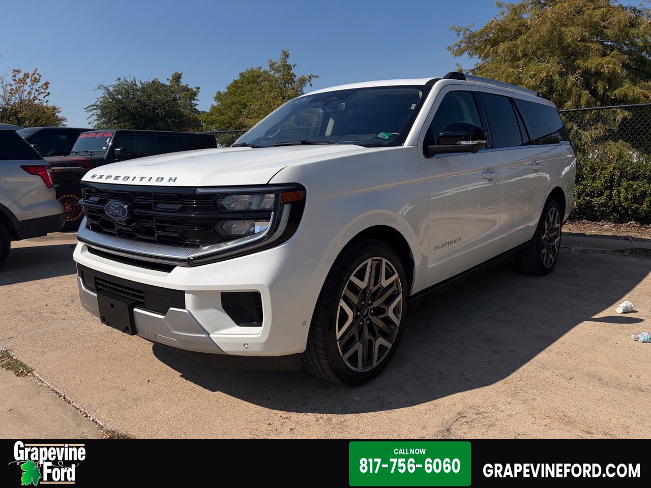Used 2025 Ford Expedition Max Platinum w/ Platinum Ultimate Package AWD/4WD image 1