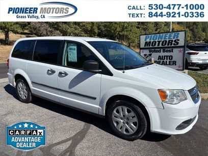Used 2016 Dodge Grand Caravan American Value Package w/ UConnect Hands-Free Group