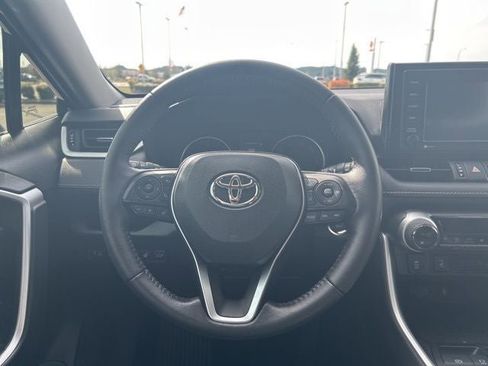 Used 2022 Toyota RAV4 XLE Premium AWD/4WD image 22