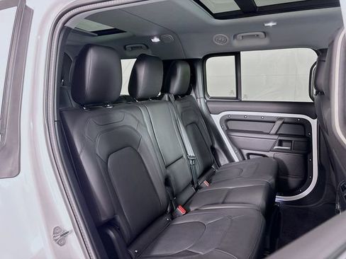 Used 2025 Land Rover Defender 130 S image 30