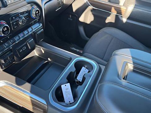 Used 2021 Chevrolet Silverado 1500 LT Trail Boss w/ Convenience Package II AWD/4WD image 21