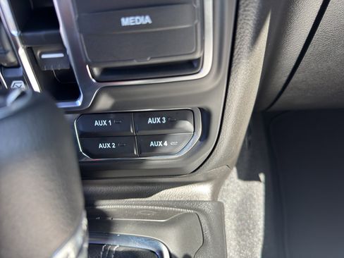 New 2025 Jeep Wrangler Unlimited Rubicon w/ Convenience Group image 26