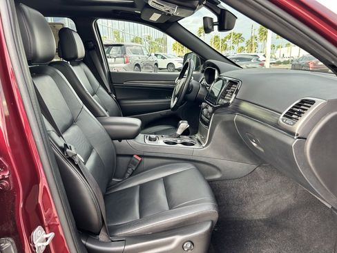 Used 2022 Jeep Grand Cherokee Limited image 19